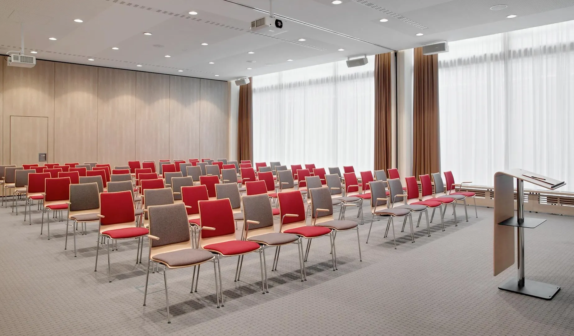 Intercityhotel Amsterdam Schiphol Airport Hoofddorp 4*,  Holandia
